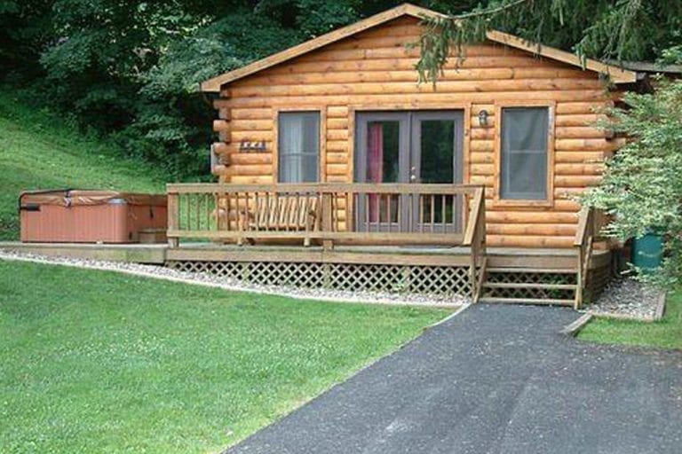 BEST West Virginia Cabins with Hot Tubs